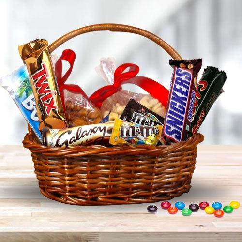 Delicious Dry Fruits n Imported Chocolates Gift Hamper