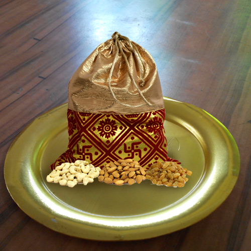 Designer Golden Plated Thali with Crispy Dry Fruits Pack