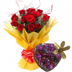 Yummy Handmade Chocolate with Red Roses Bouquet