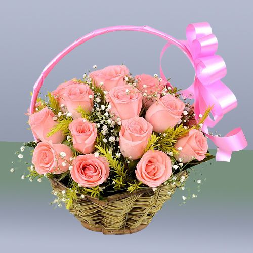 Exquisite Basket of Pink Roses N Fillers