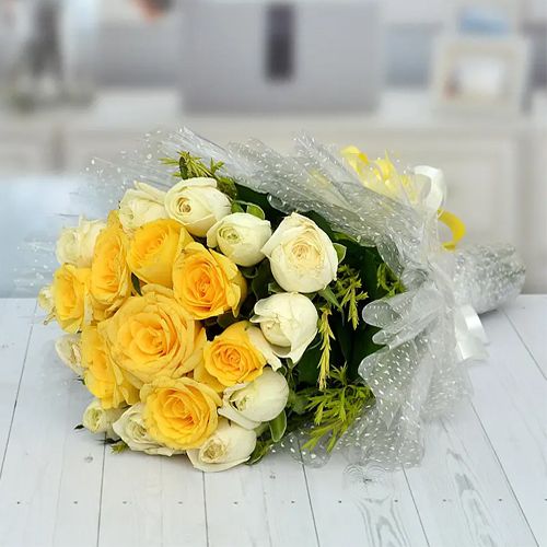 Aromatic White N Yellow Roses Bouquet