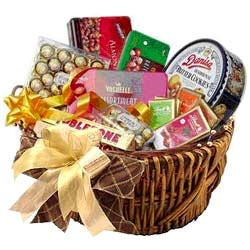 Amazing Snacks Gift Basket